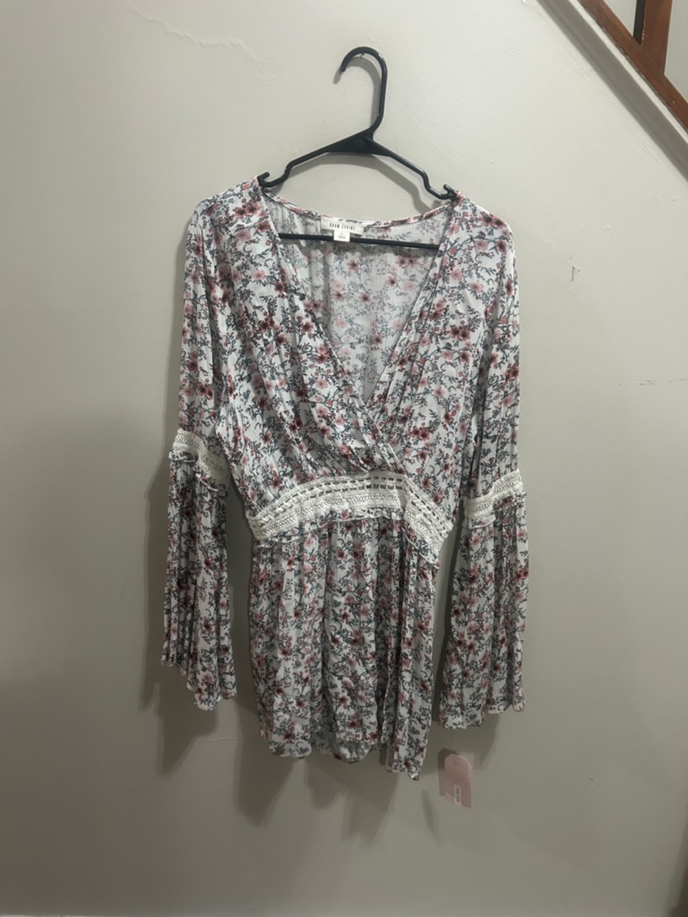 Adam Levine Collection White Floral Crochet-Trim V-Neck Tunic